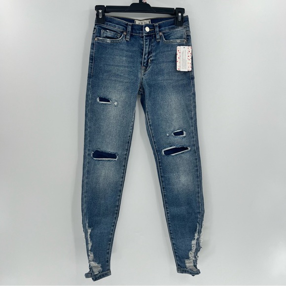 Free People About A Girl Distressed Stretch Jeans high rise size 24 NWT - Picture 1 of 8